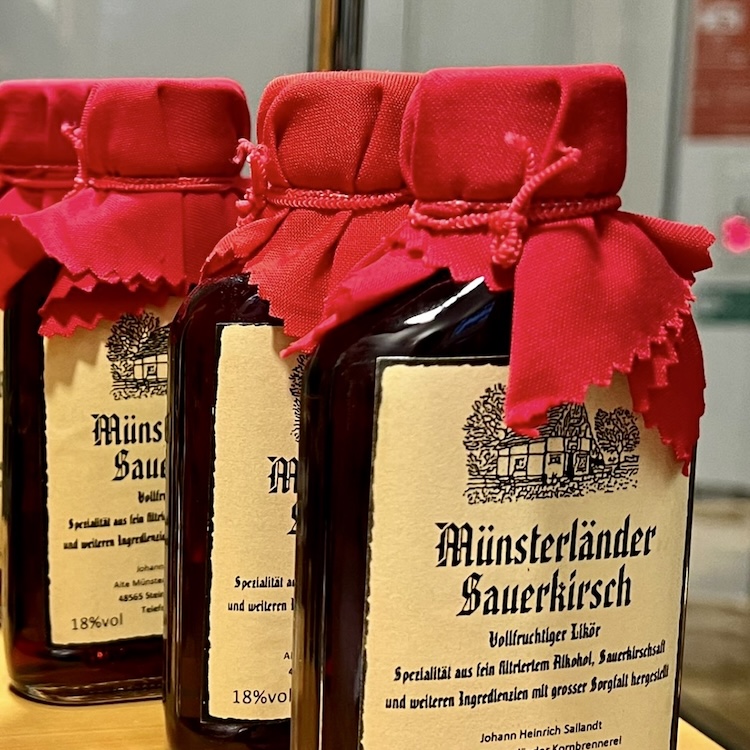 Stoffdeckchen 15 x 15 cm rot - 100 St. per Pack