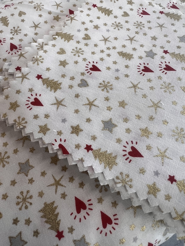 Stoffdeckchen 12x12 cm wollweiß Weihnachtszweige